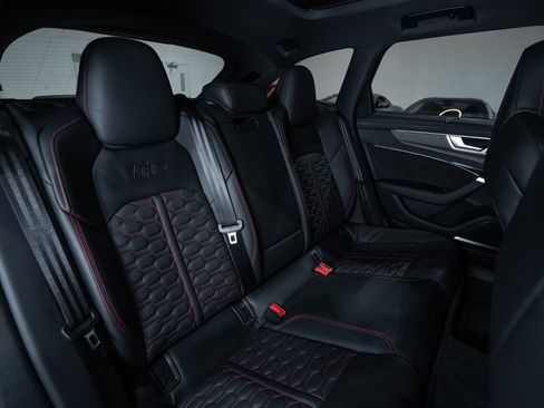 Used 2021 Audi RS 6 AWD/4WD image 34
