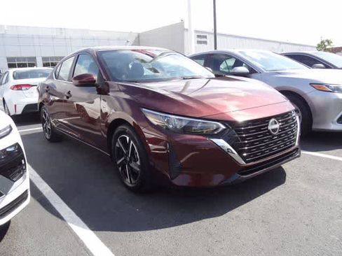 Used 2025 Nissan Sentra SV FWD image 3