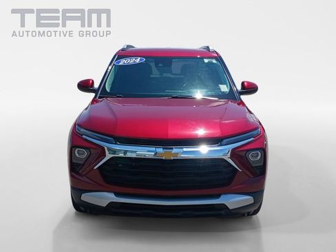 Used 2024 Chevrolet TrailBlazer LT w/ Driver Confidence Package FWD image 2