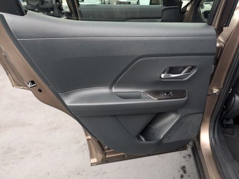 Used 2025 Nissan Kicks SV FWD image 18