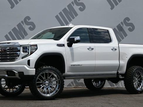 Used 2025 GMC Sierra 1500 Denali AWD/4WD image 1