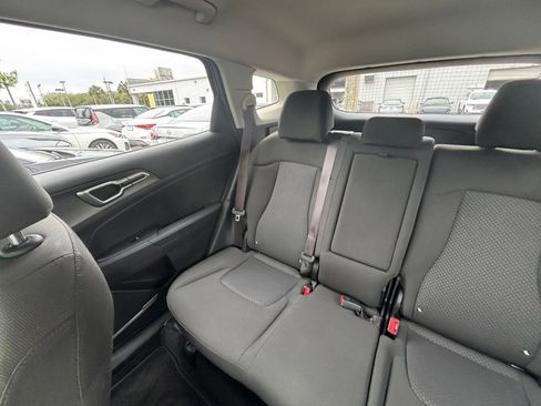 Used 2025 Kia Sportage LX FWD image 38