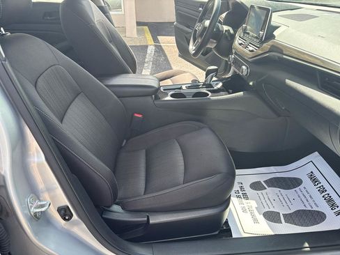 Used 2024 Nissan Altima 2.5 SV FWD image 26