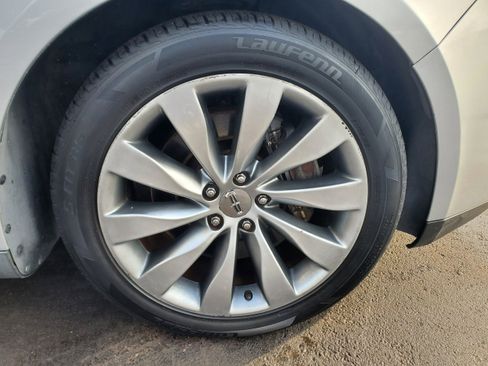 Used 2016 Lincoln MKS image 6