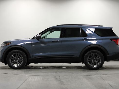 New 2026 Ford Explorer Active w/ Active Comfort Package image 7