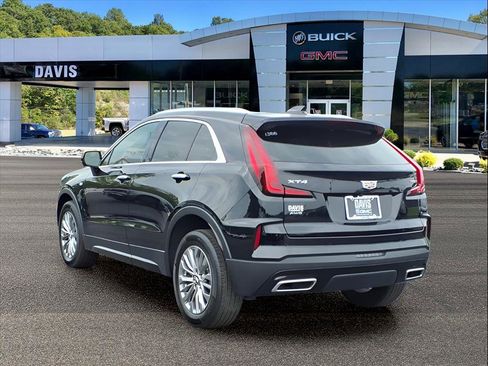 Used 2025 Cadillac XT4 Premium Luxury image 3