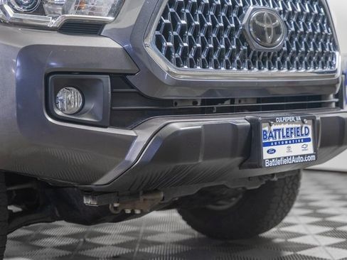 Used 2019 Toyota Tacoma TRD Off-Road image 13