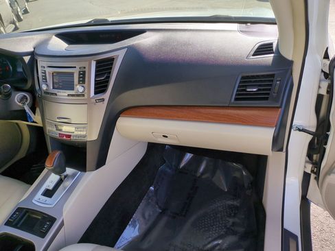 Used 2013 Subaru Outback 3.6R Limited w/ Moonroof Pkg image 31
