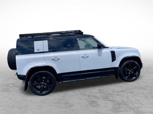 Used 2023 Land Rover Defender 110 V8 AWD/4WD image 7