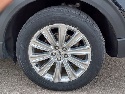 Used 2022 Ford Explorer Limited w/ Equipment Group 301A AWD/4WD image 5
