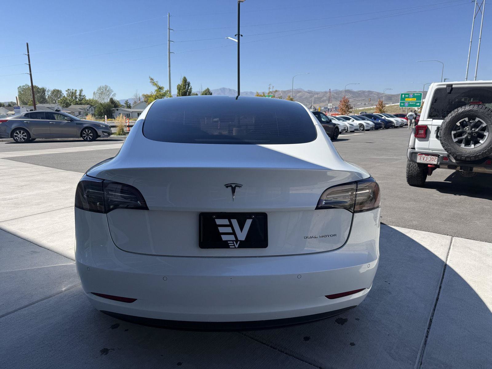 Used 2022 Tesla Model 3 Long Range AWD/4WD image 7