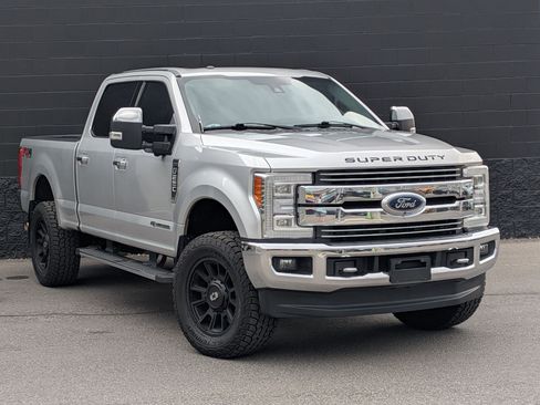 Used 2017 Ford F250 Lariat w/ Lariat Ultimate Package AWD/4WD image 3