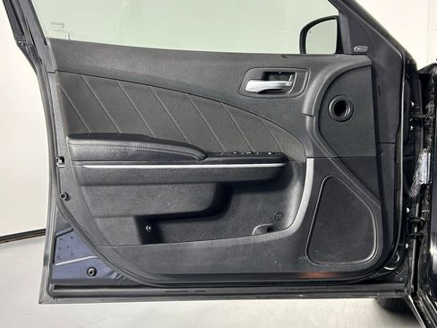 Used 2019 Dodge Charger SXT AWD/4WD image 27