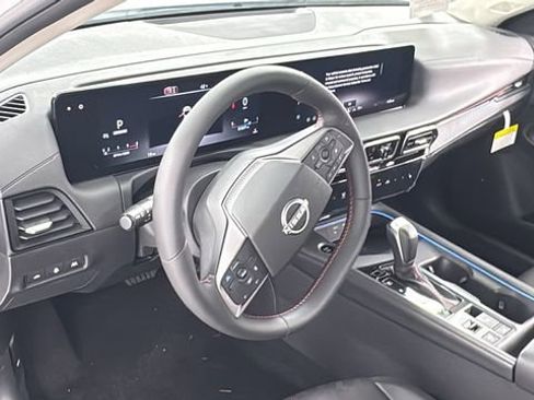 New 2026 Nissan Sentra SR w/ SR Premium Package FWD image 34