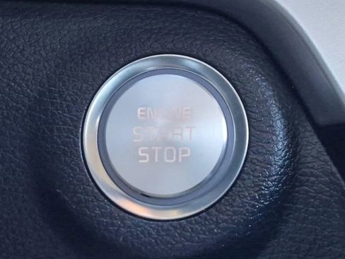 Certified 2025 Kia Telluride S image 31