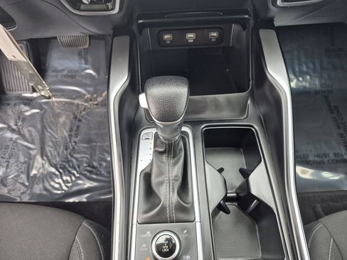 Used 2022 Kia Sorento LX image 10