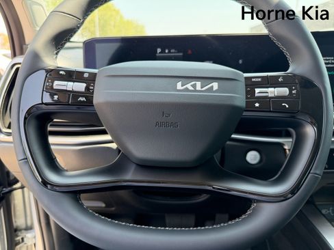 New 2026 Kia Sorento LX FWD image 12