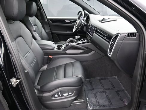 Certified 2021 Porsche Cayenne S AWD/4WD image 29