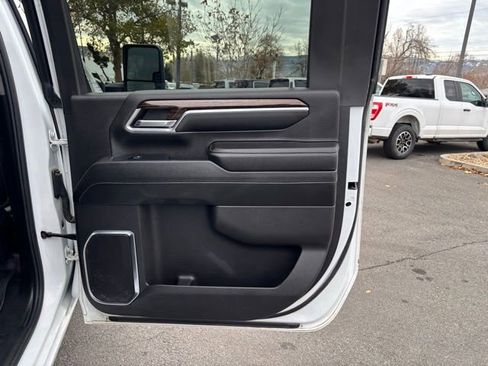 Used 2024 GMC Sierra 3500 SLE w/ SLE Value Package image 29