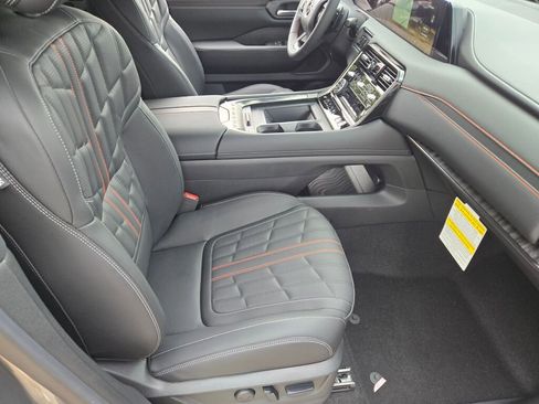 New 2025 Nissan Armada PRO-4X AWD/4WD image 5