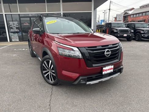 Used 2024 Nissan Pathfinder Platinum w/ Black Appearance Package image 2