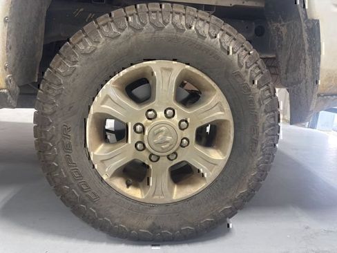 Used 2024 RAM 2500 Big Horn AWD/4WD image 9