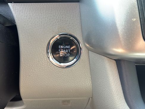 Used 2019 Toyota Highlander Limited Platinum AWD/4WD image 13