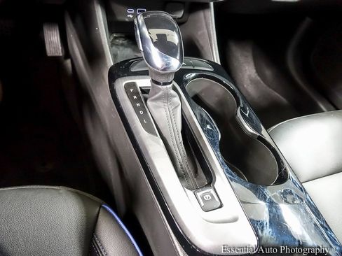 Used 2025 Buick Envista Sport Touring image 16