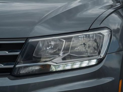 Used 2020 Volkswagen Tiguan SEL AWD/4WD image 11