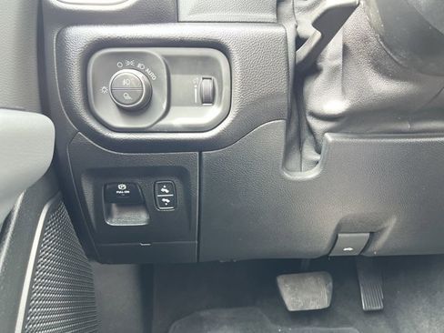 Used 2020 RAM 1500 Big Horn AWD/4WD image 18