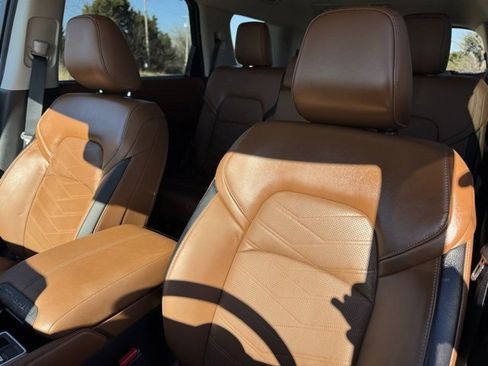 Used 2025 Nissan Pathfinder Platinum w/ Cargo Package image 11