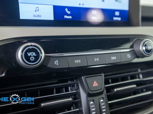 Used 2022 Ford Escape SE w/ SE Sport Appearance Package FWD image 23