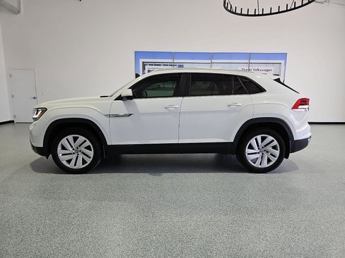 Certified 2023 Volkswagen Atlas Cross Sport SE FWD image 5