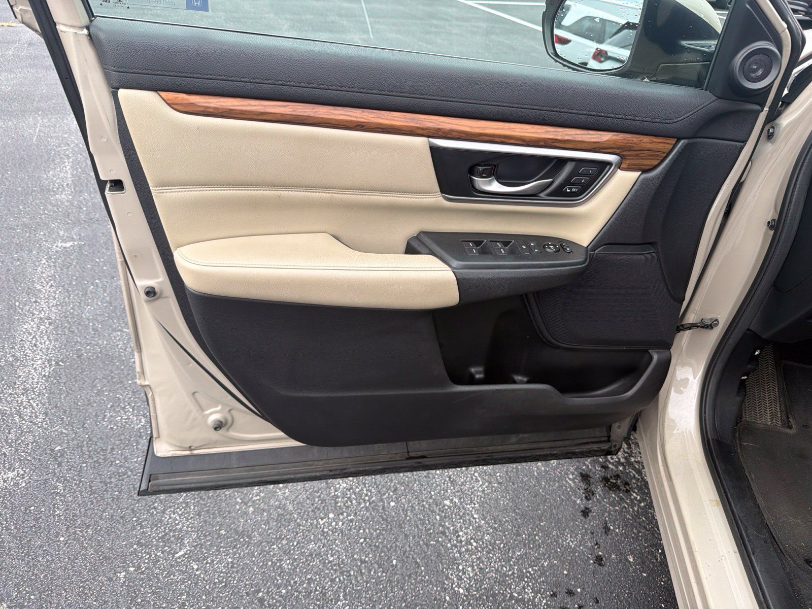 Used 2017 Honda CR-V Touring image 11