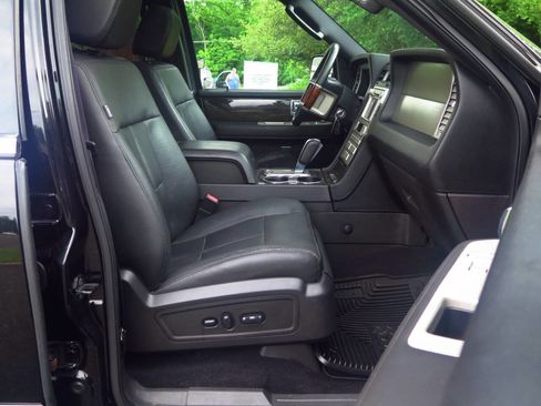 Used 2008 Lincoln Navigator 4WD image 34