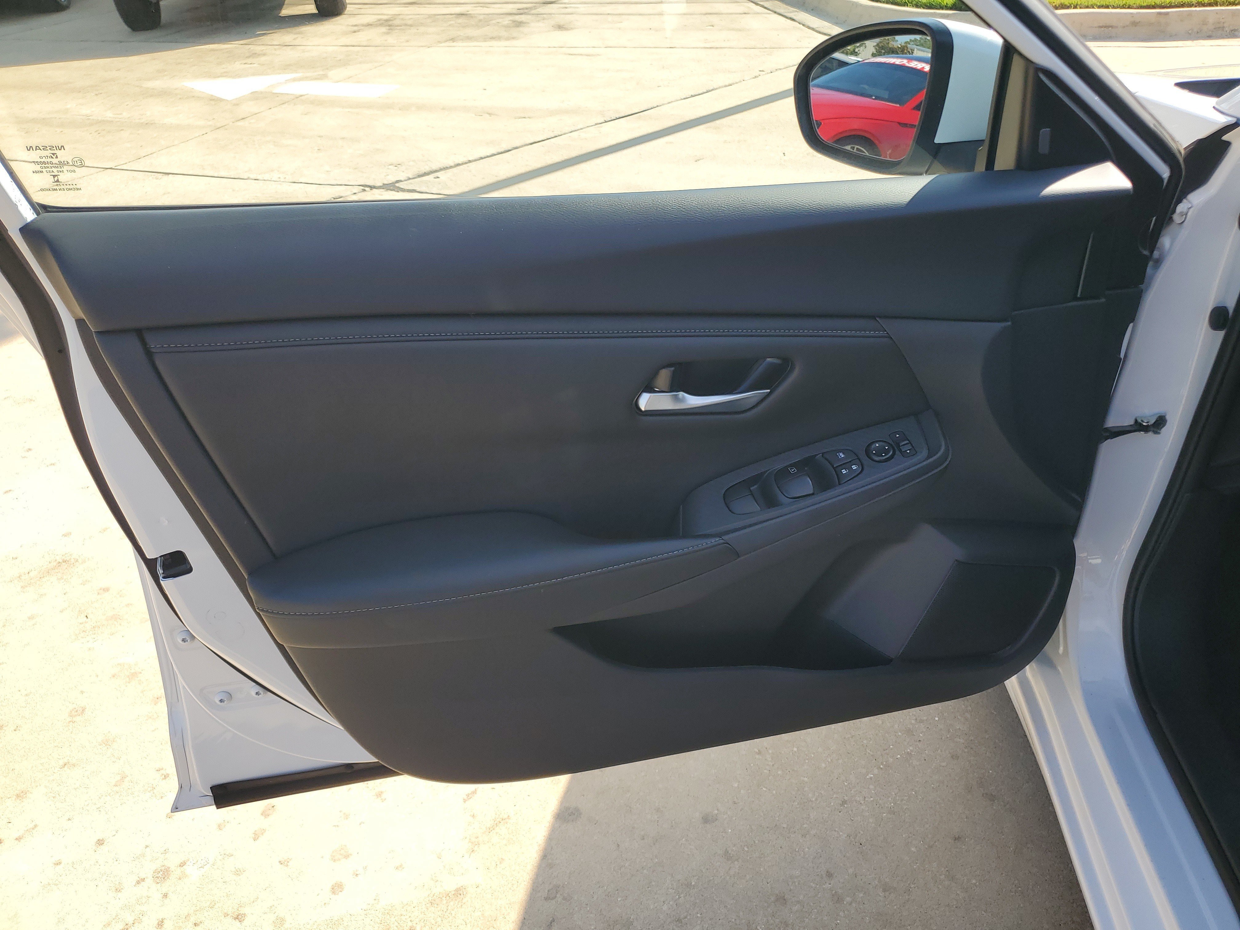 Used 2025 Nissan Sentra SV FWD image 13