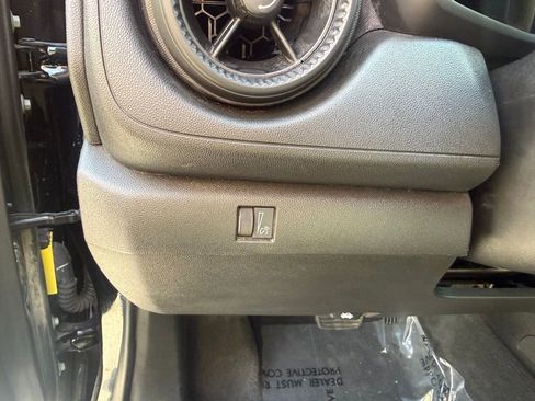 Used 2023 Chevrolet Colorado Trail Boss image 7