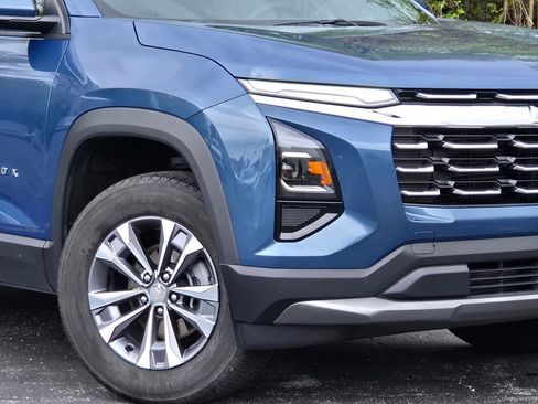 Certified 2025 Chevrolet Equinox LT FWD image 3