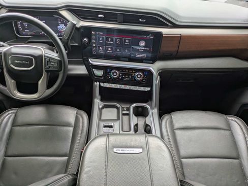 Used 2024 GMC Sierra 2500 Denali w/ Denali Reserve Package AWD/4WD image 17