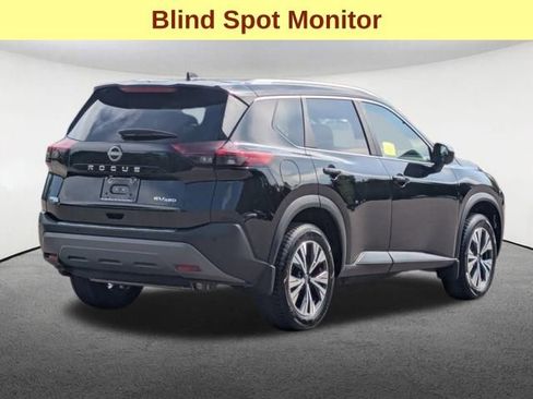 Used 2023 Nissan Rogue SV w/ SV Premium B Package image 5
