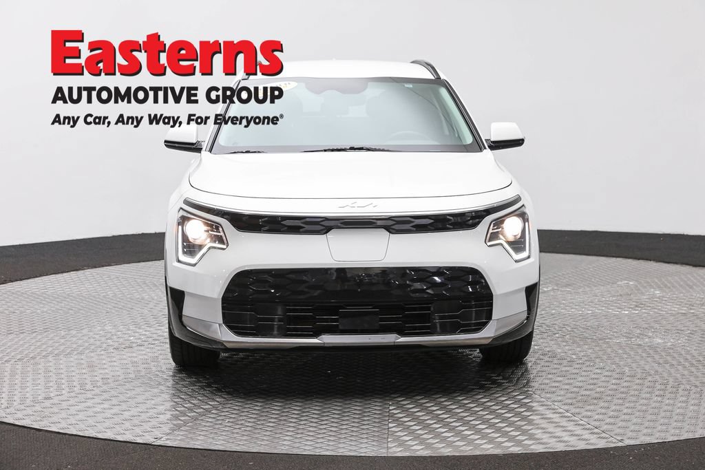 Used 2023 Kia Niro Wind w/ Wind Preserve Package FWD image 3