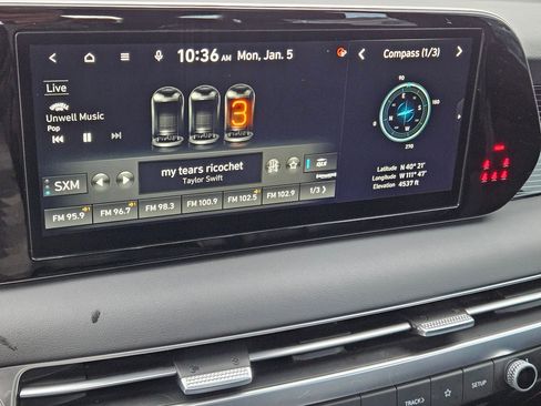 Used 2023 Hyundai Palisade Calligraphy image 23