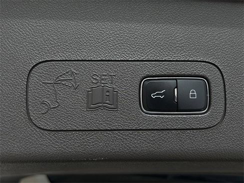 Used 2021 Lincoln Aviator Reserve w/ Elements Package Plus image 36