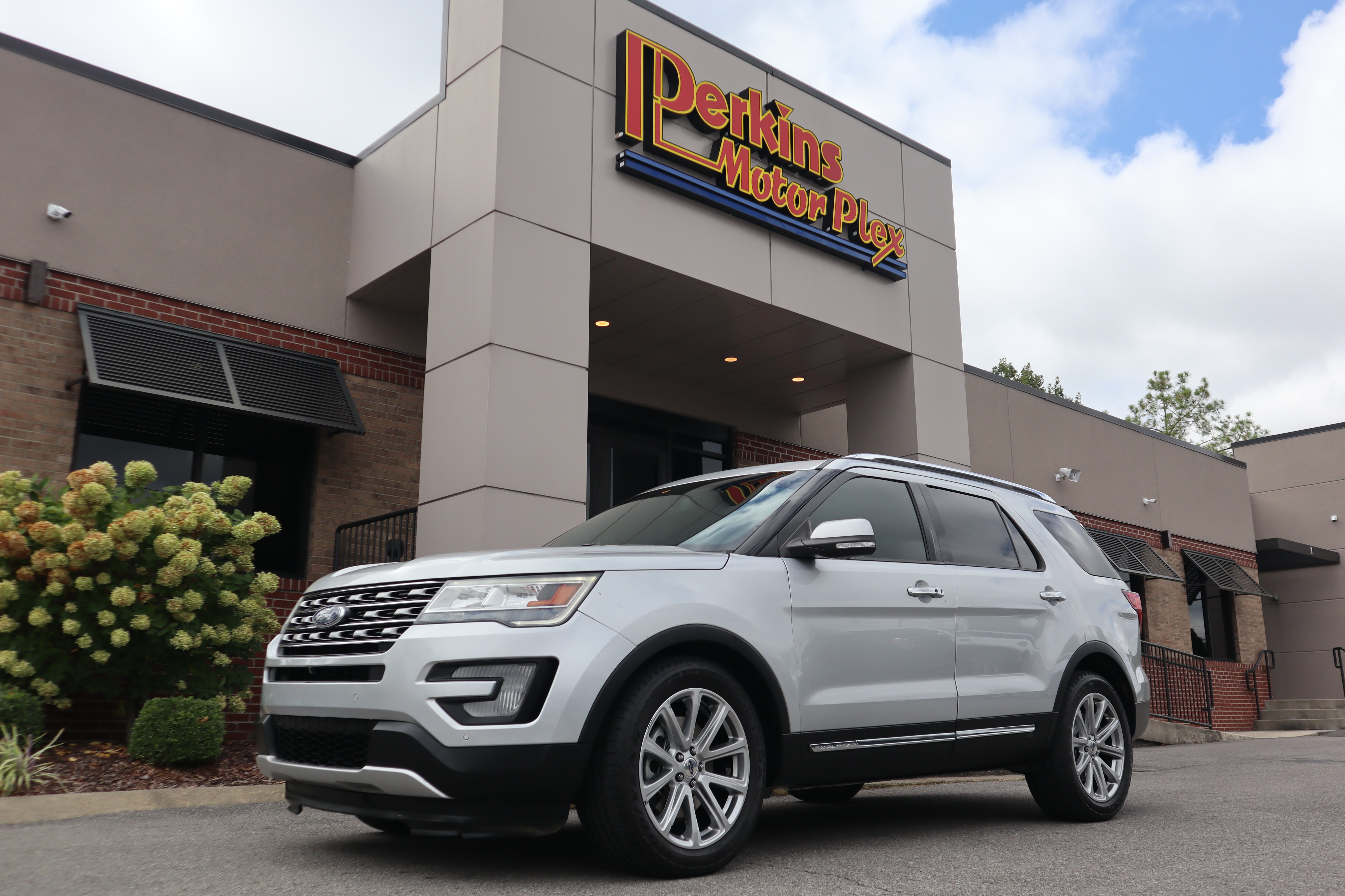 Used 2017 Ford Explorer Limited FWD image 30