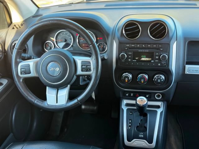 Used 2017 Jeep Compass Latitude FWD image 34