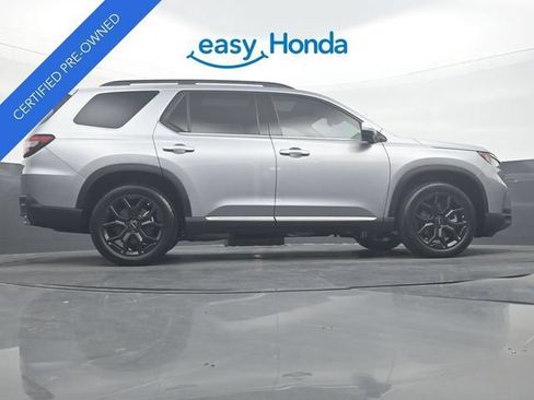 Used 2025 Honda Pilot Touring image 34