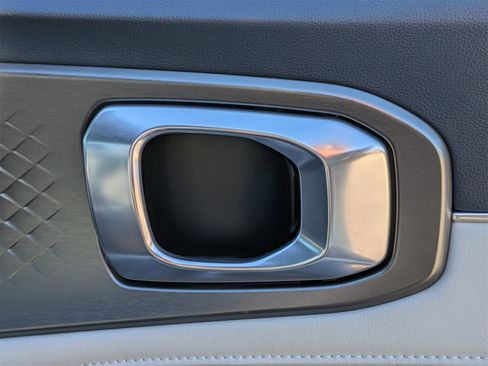 Used 2023 Kia Sorento SX Prestige image 38