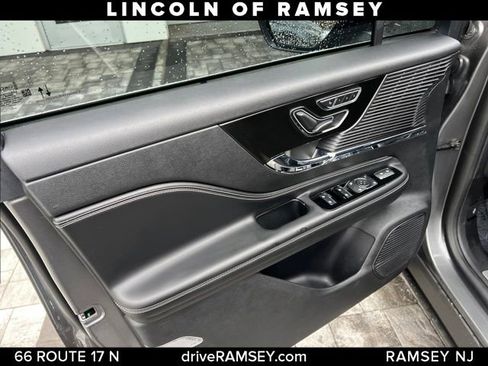 Used 2022 Lincoln Corsair AWD w/ Equipment Group 101A image 9