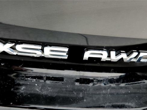 Used 2023 Toyota Highlander XSE image 14