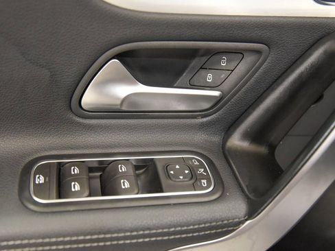 Used 2025 Mercedes-Benz CLA 250 4MATIC image 17